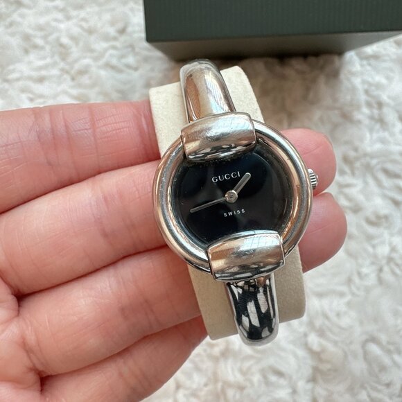 Authentic Vintage Gucci 1400L Stainless Steel Ladies Bangle Watch - Picture 2 of 12